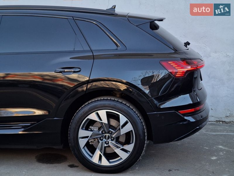 Позашляховик / Кросовер Audi e-tron 2021 в Одесі