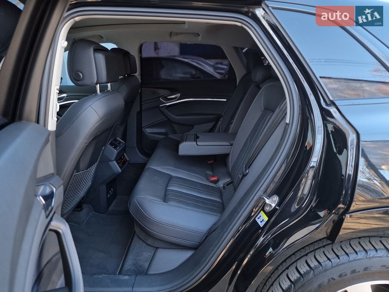 Позашляховик / Кросовер Audi e-tron 2021 в Одесі
