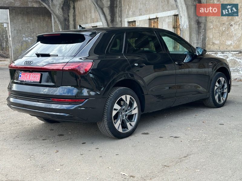 Позашляховик / Кросовер Audi e-tron 2019 в Івано-Франківську фото 19 Позашляховик / Кросовер Audi e-tron 2019 в Івано-Франківську