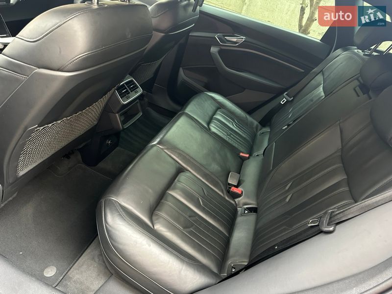 Позашляховик / Кросовер Audi e-tron 2019 в Івано-Франківську фото 23 Позашляховик / Кросовер Audi e-tron 2019 в Івано-Франківську