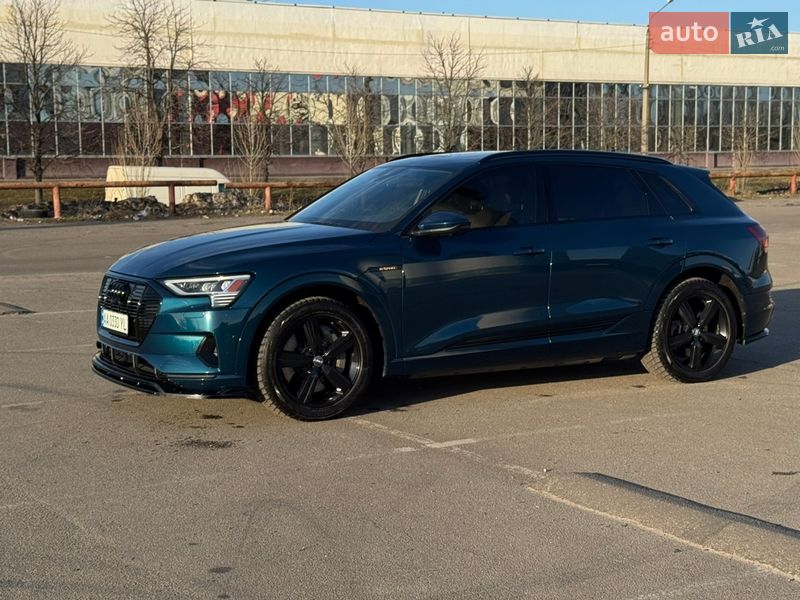 Внедорожник / Кроссовер Audi e-tron 2019 в Киеве
