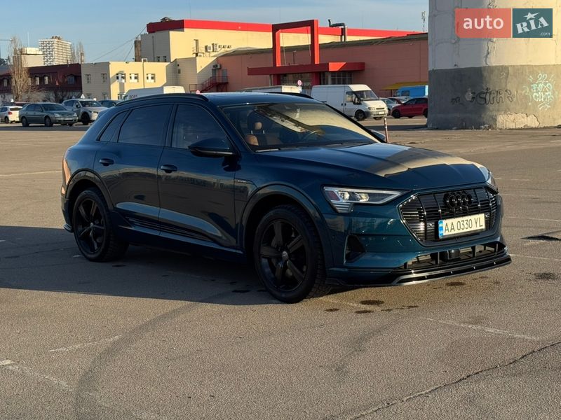 Внедорожник / Кроссовер Audi e-tron 2019 в Киеве