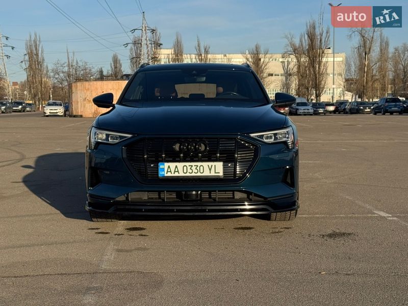 Внедорожник / Кроссовер Audi e-tron 2019 в Киеве