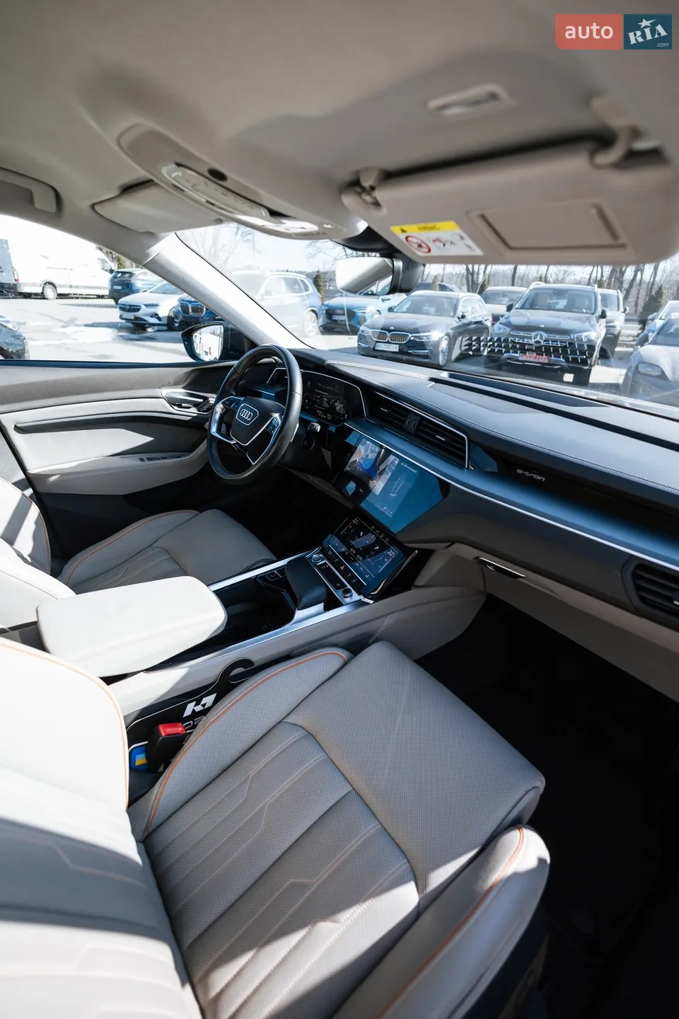 2020 Audi e-tron - мініатюра 11