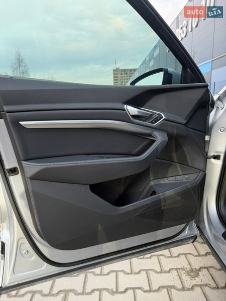 Позашляховик / Кросовер Audi e-tron 2022 в Львові фото 17 Позашляховик / Кросовер Audi e-tron 2022 в Львові
