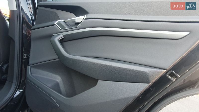 Позашляховик / Кросовер Audi e-tron 2020 в Києві