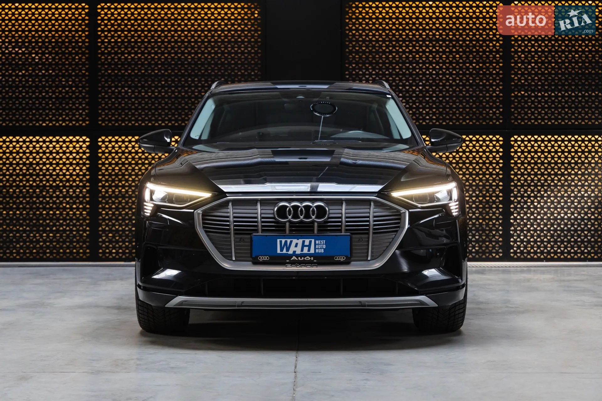 2019 Audi e-tron - мініатюра 2