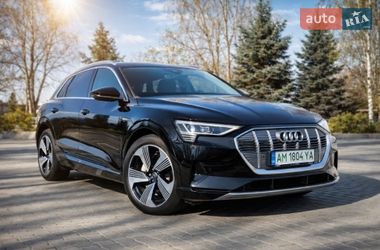 Внедорожник / Кроссовер Audi e-tron 2019 в Киеве