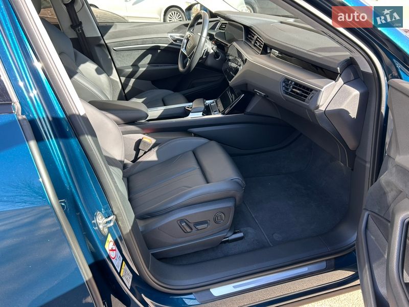 Позашляховик / Кросовер Audi e-tron 2022 в Києві