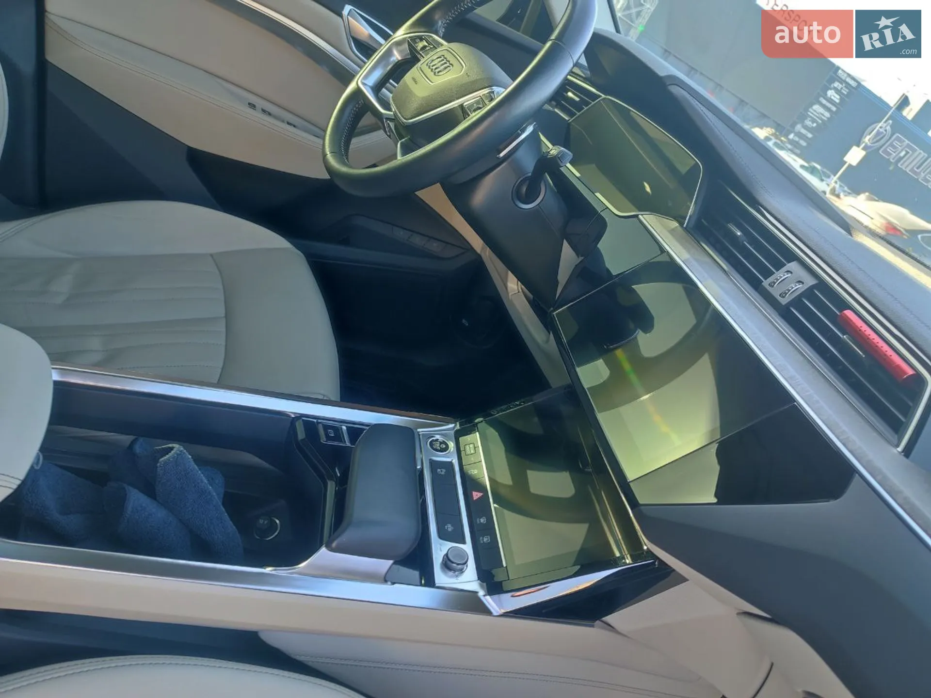 2020 Audi e-tron - мініатюра 29