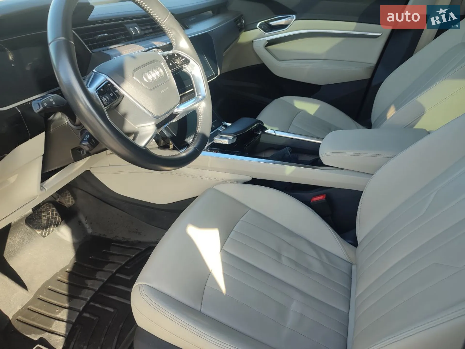 2020 Audi e-tron - мініатюра 27