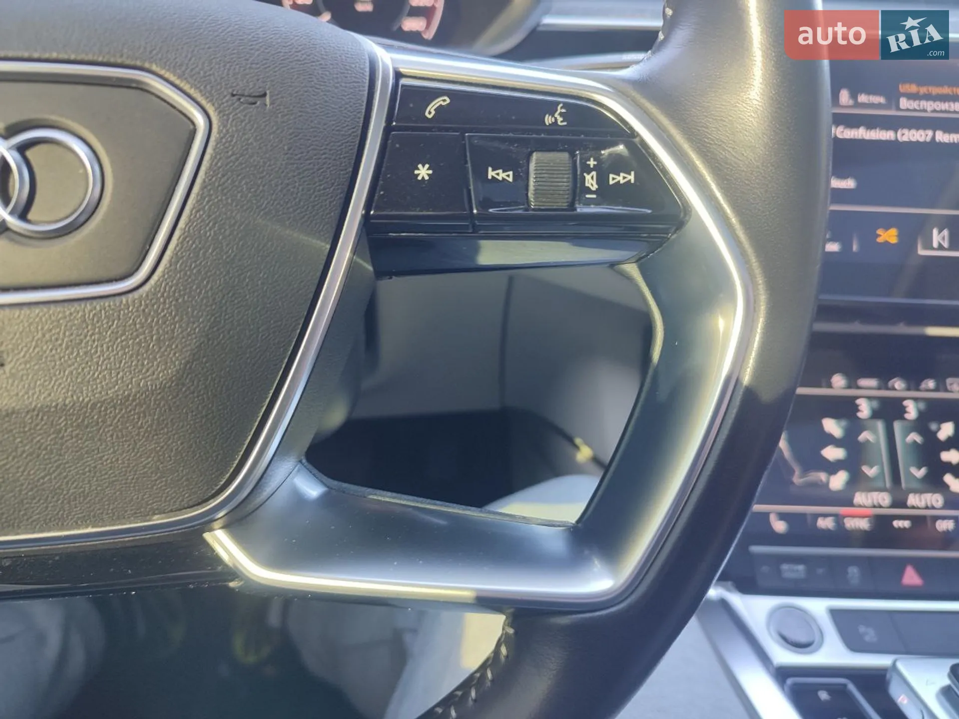2020 Audi e-tron - мініатюра 32