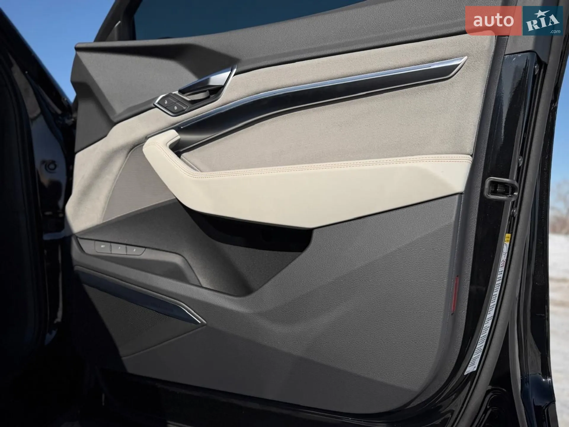 2023 Audi e-tron - мініатюра 100