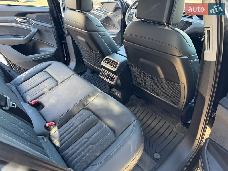 Внедорожник / Кроссовер Audi e-tron 2019 в Львове