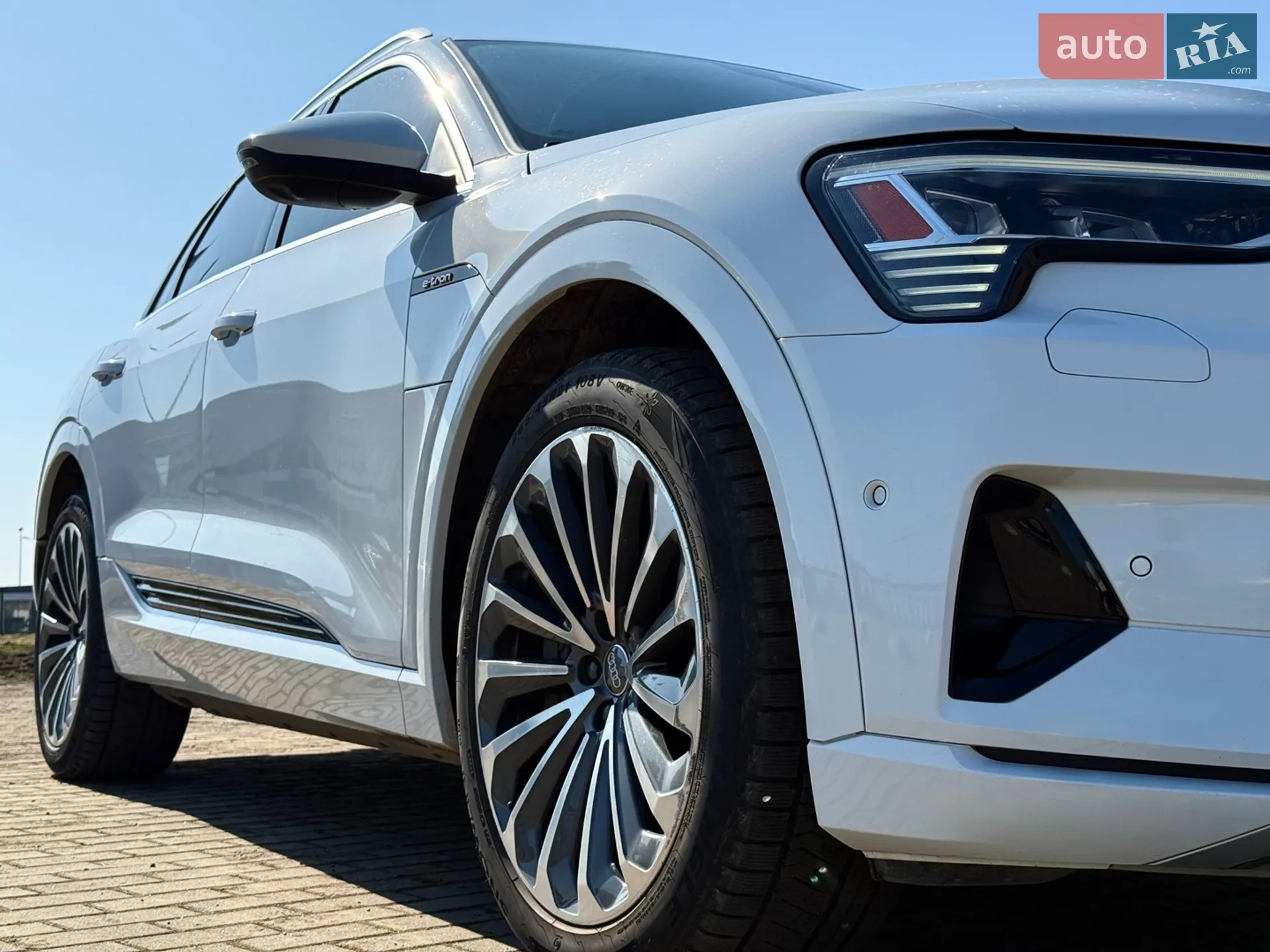 2019 Audi e-tron - мініатюра 3