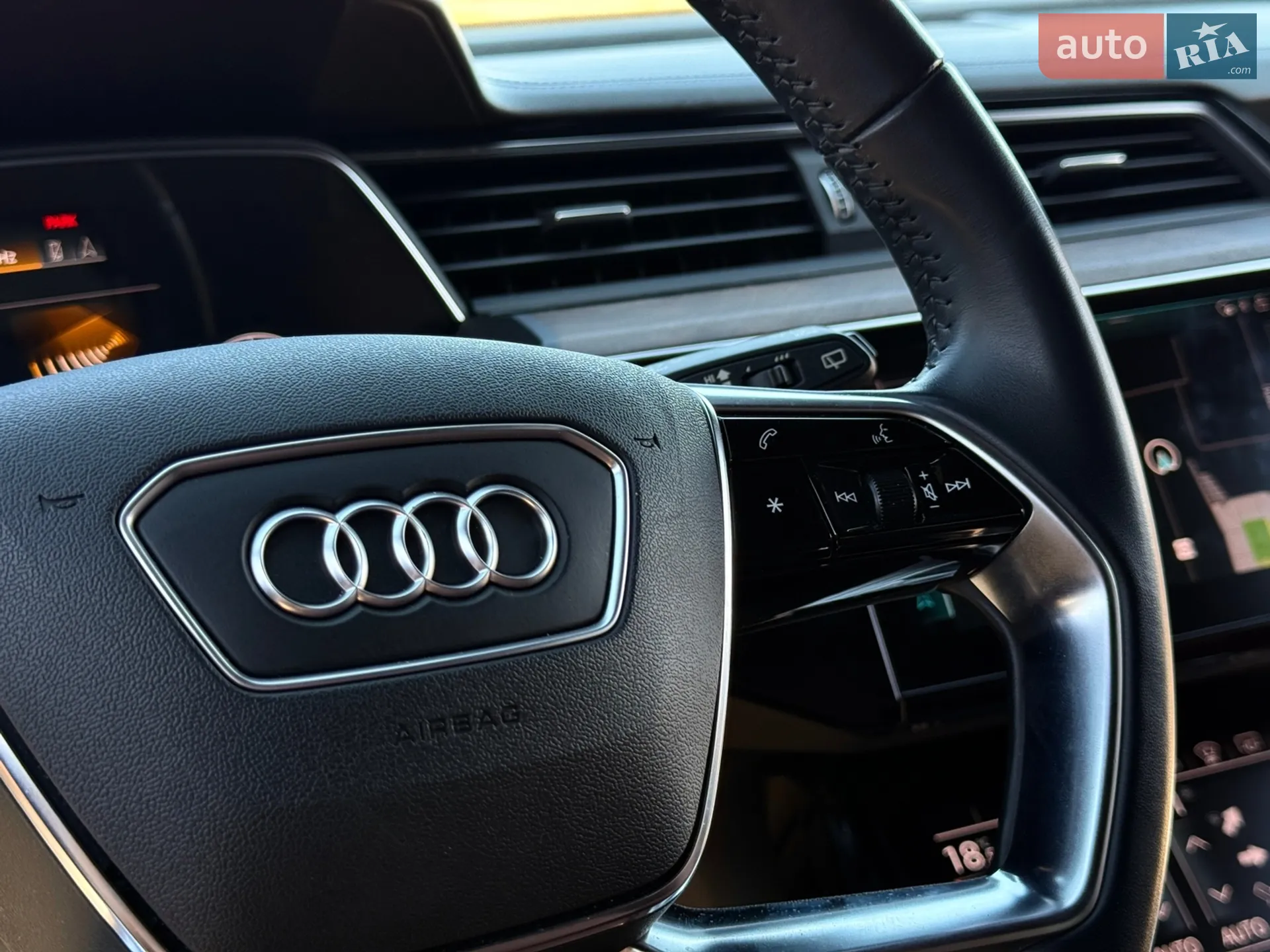 2019 Audi e-tron - мініатюра 26