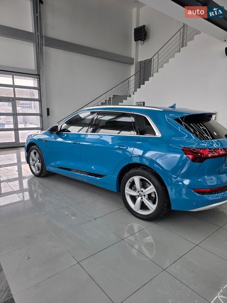 Позашляховик / Кросовер Audi e-tron 2019 в Дніпрі