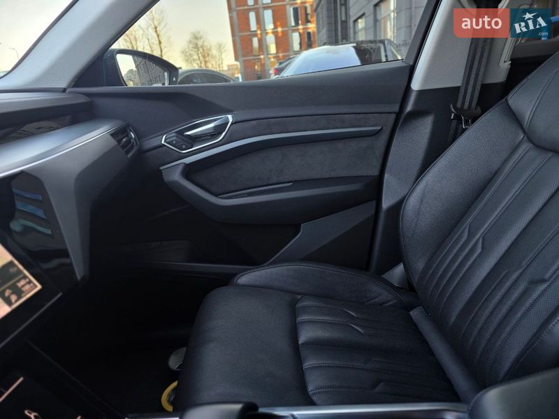 Позашляховик / Кросовер Audi e-tron 2021 в Львові