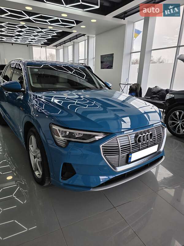 Позашляховик / Кросовер Audi e-tron 2019 в Дніпрі