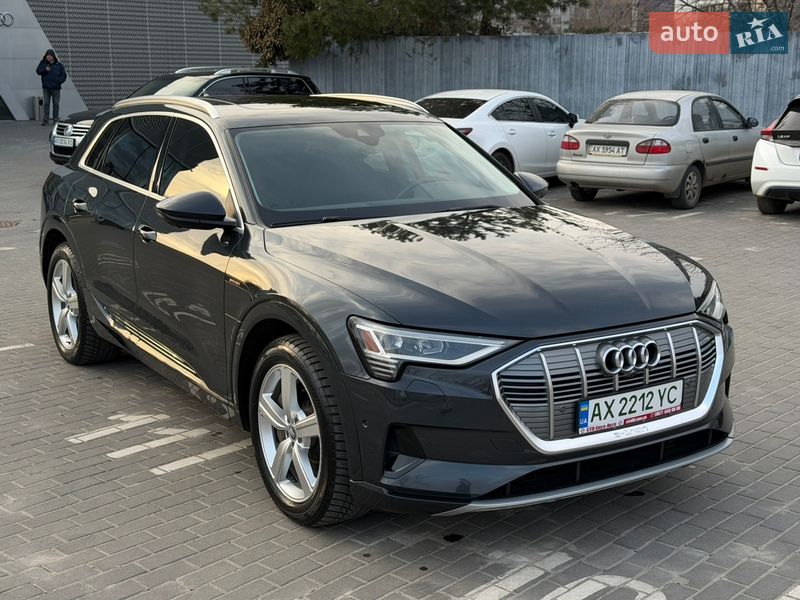 Внедорожник / Кроссовер Audi e-tron 2019 в Харькове