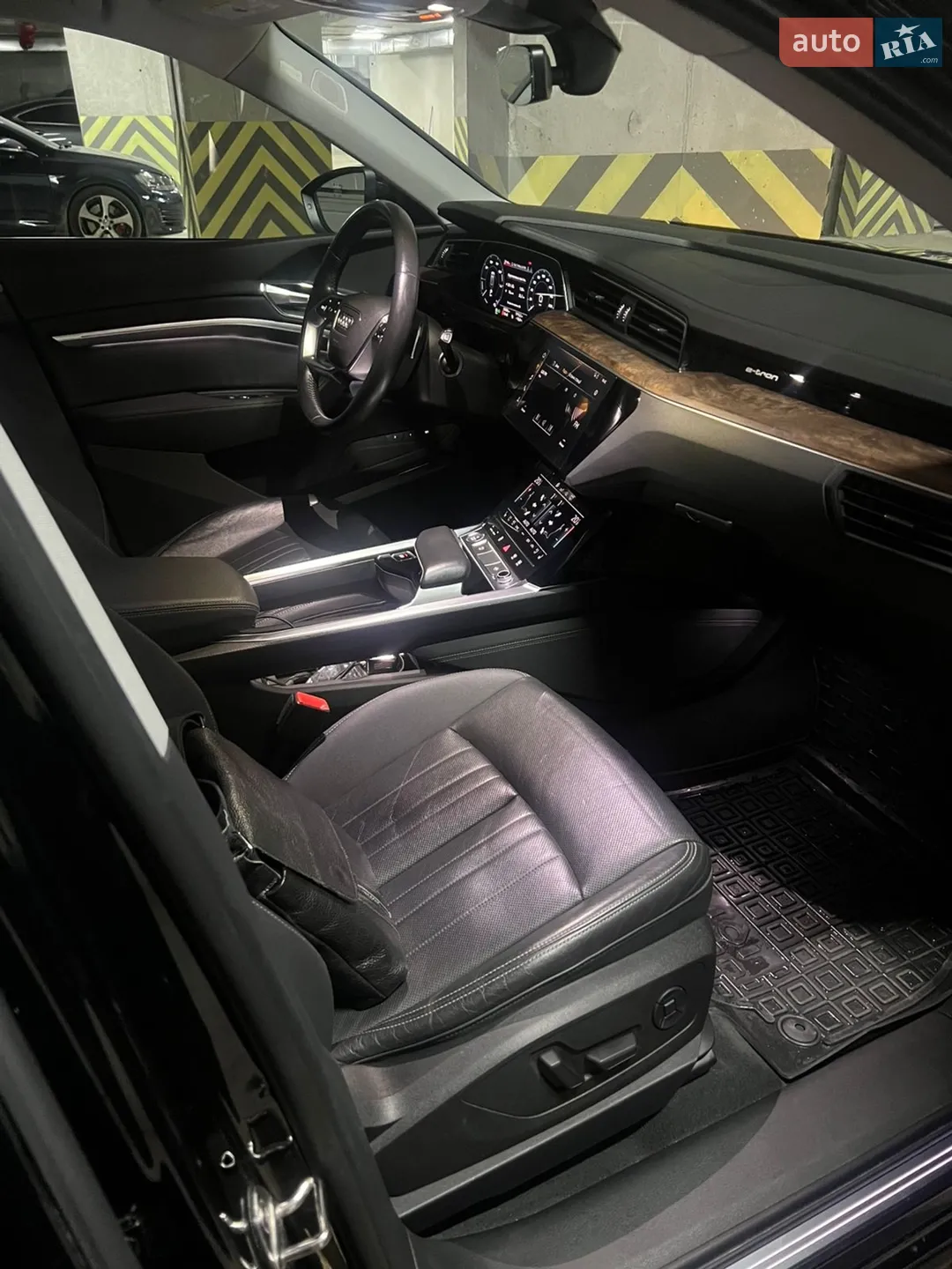 2019 Audi e-tron - мініатюра 14