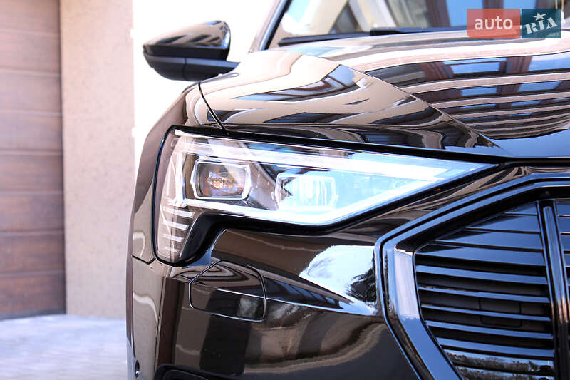 Позашляховик / Кросовер Audi e-tron 2021 в Вінниці
