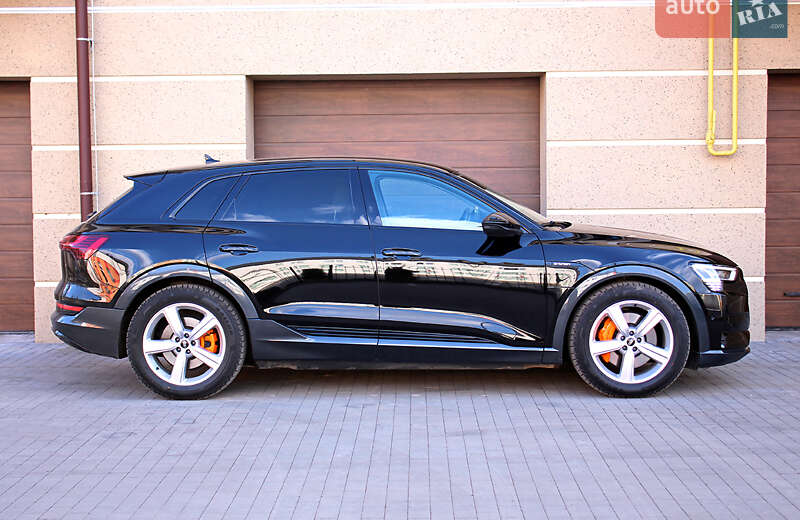 Позашляховик / Кросовер Audi e-tron 2021 в Вінниці