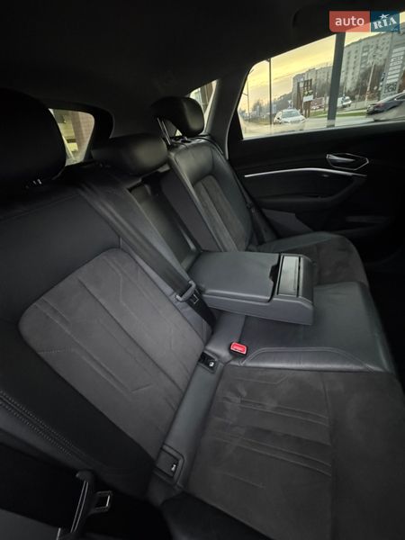 Позашляховик / Кросовер Audi e-tron 2019 в Луцьку