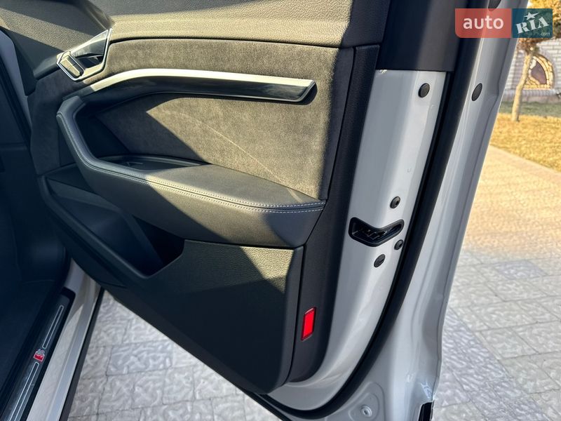 Позашляховик / Кросовер Audi e-tron 2019 в Чернівцях фото 35 Позашляховик / Кросовер Audi e-tron 2019 в Чернівцях