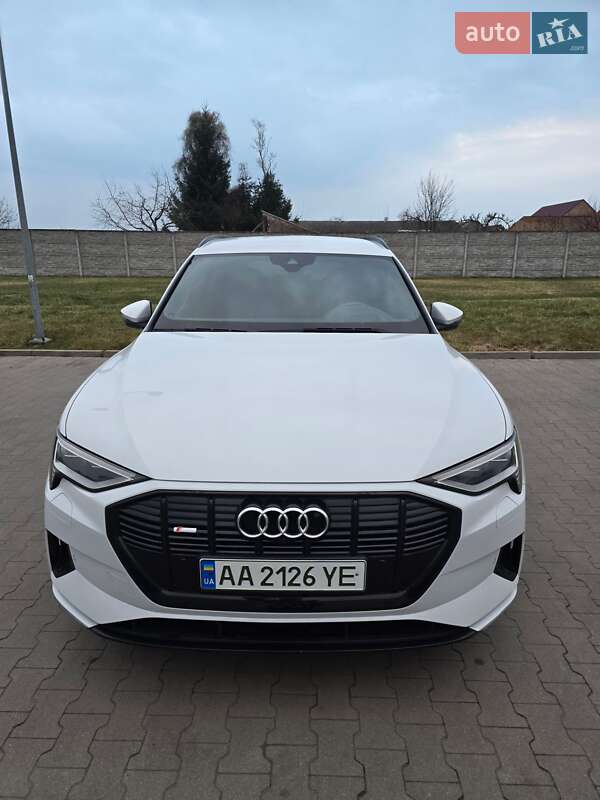 Позашляховик / Кросовер Audi e-tron 2019 в Києві