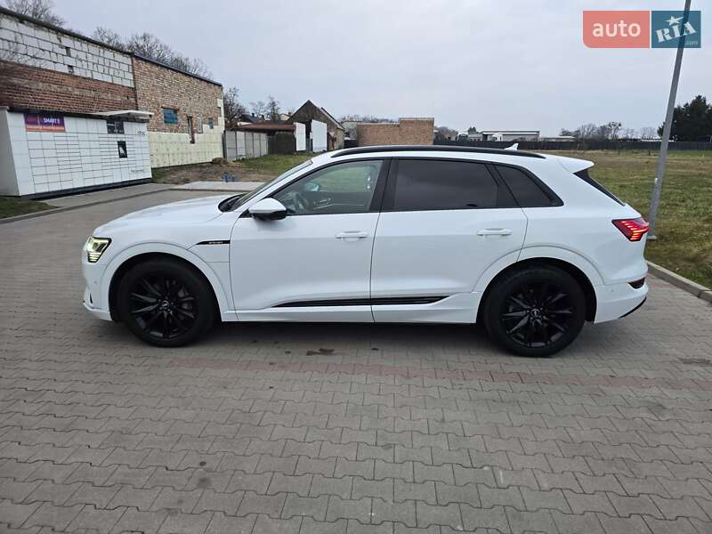 Позашляховик / Кросовер Audi e-tron 2019 в Києві