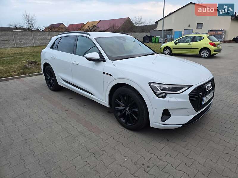 Позашляховик / Кросовер Audi e-tron 2019 в Києві