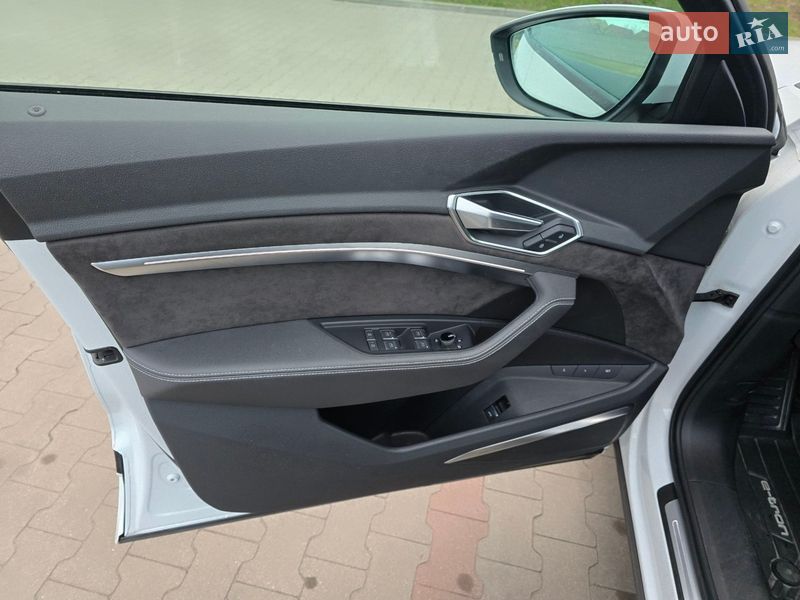 Позашляховик / Кросовер Audi e-tron 2019 в Києві