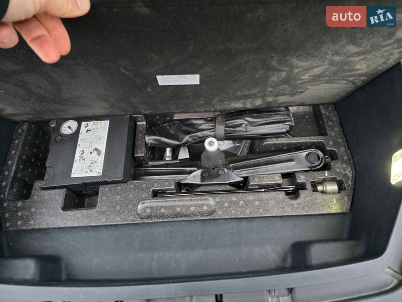 Позашляховик / Кросовер Audi e-tron 2019 в Києві