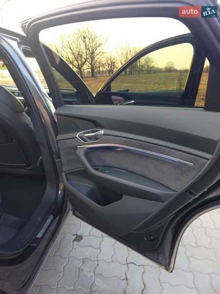 Позашляховик / Кросовер Audi e-tron 2021 в Радехові фото 38 Позашляховик / Кросовер Audi e-tron 2021 в Радехові