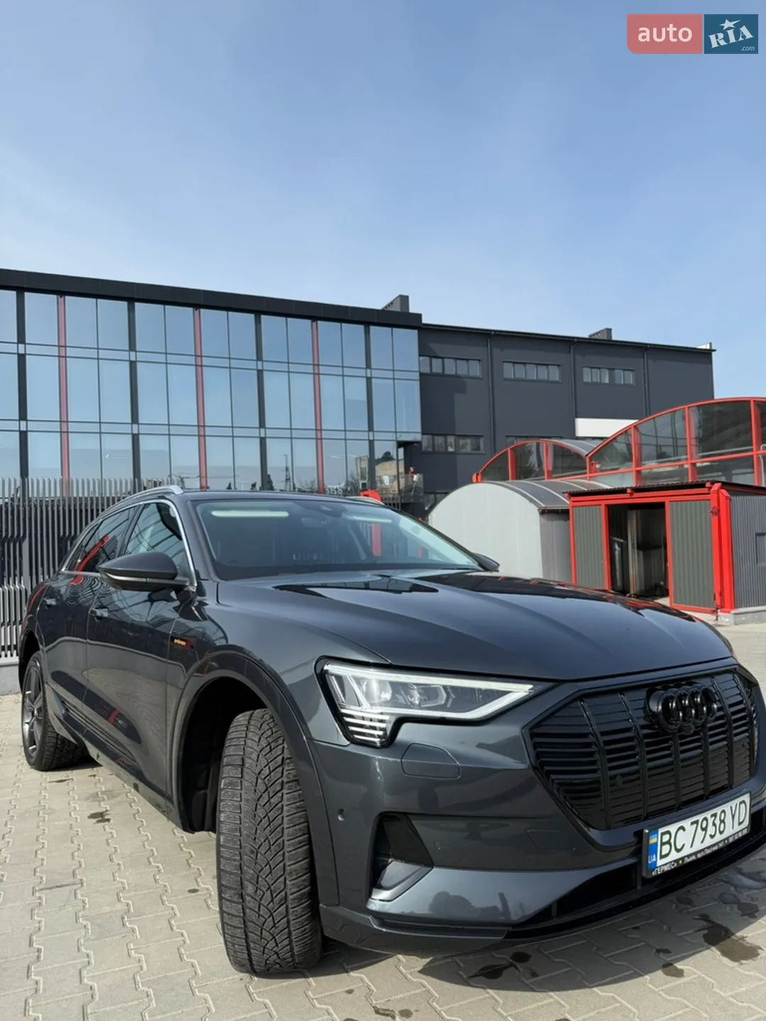 2019 Audi e-tron - мініатюра 2