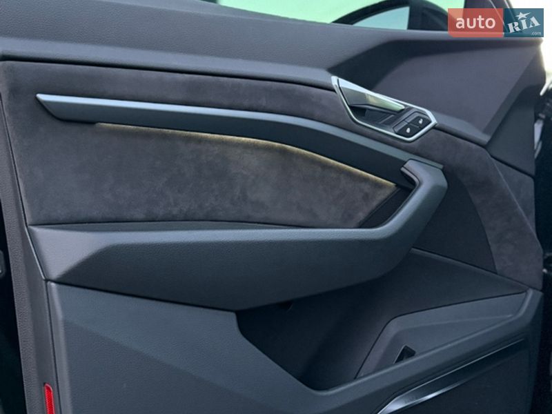 Внедорожник / Кроссовер Audi e-tron 2021 в Ужгороде