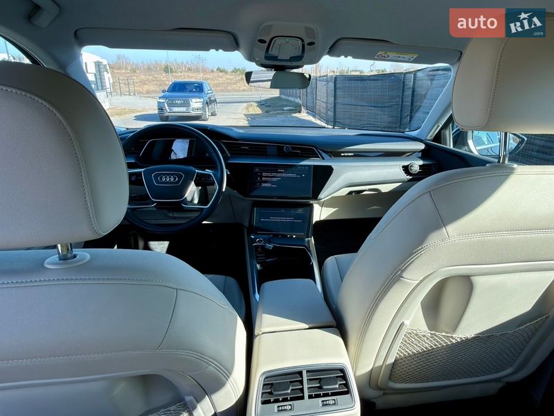 Внедорожник / Кроссовер Audi e-tron 2021 в Ровно