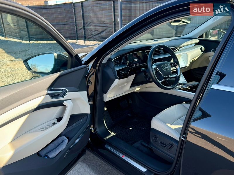 Внедорожник / Кроссовер Audi e-tron 2021 в Ровно