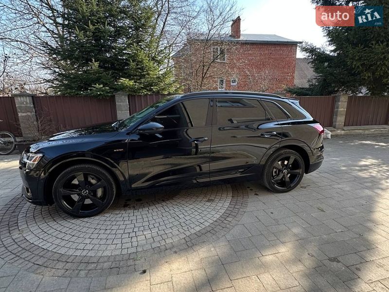 Внедорожник / Кроссовер Audi e-tron 2022 в Самборе фото 3 Внедорожник / Кроссовер Audi e-tron 2022 в Самборе