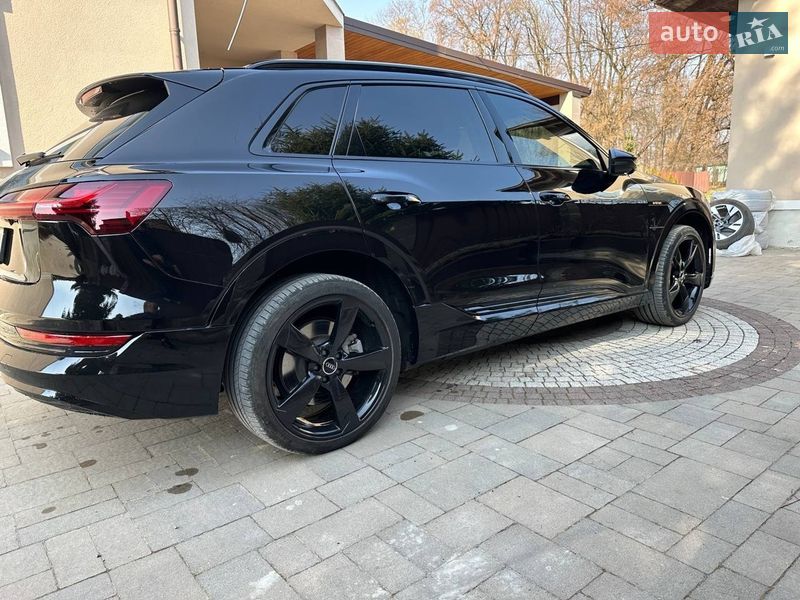 Внедорожник / Кроссовер Audi e-tron 2022 в Самборе фото 12 Внедорожник / Кроссовер Audi e-tron 2022 в Самборе