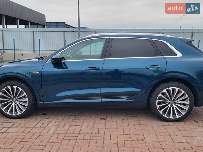 Позашляховик / Кросовер Audi e-tron 2019 в Полтаві