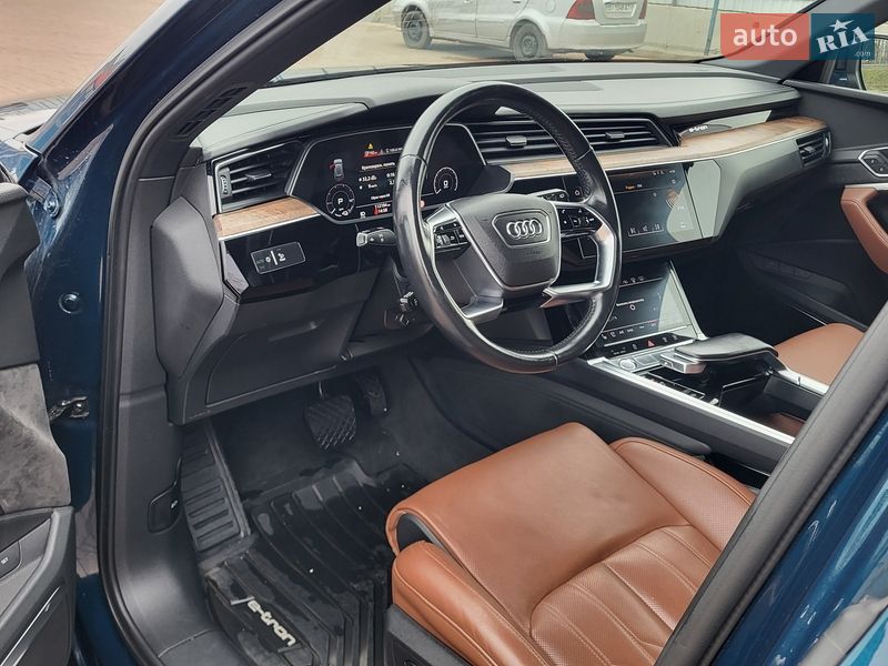 Позашляховик / Кросовер Audi e-tron 2019 в Полтаві