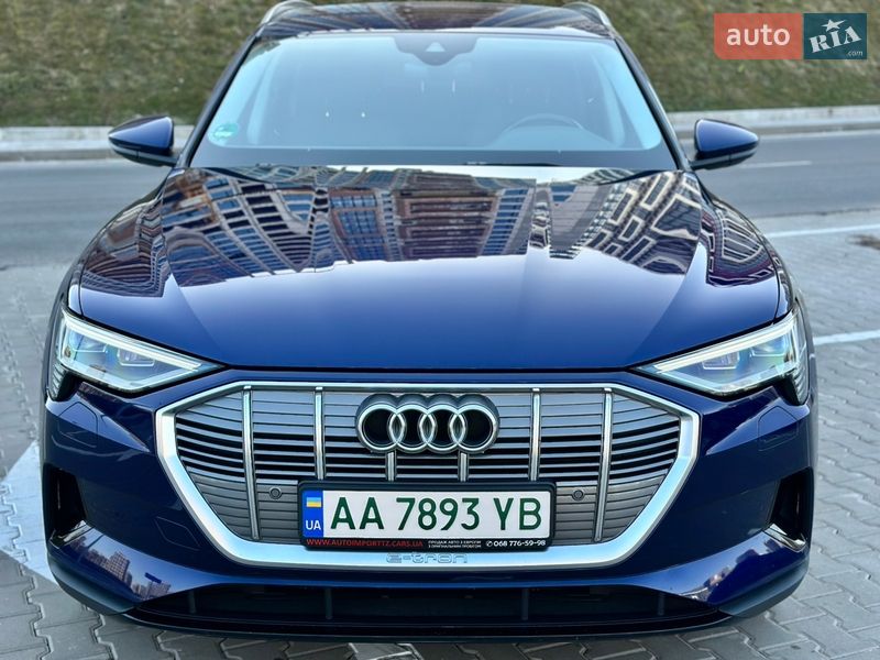 Внедорожник / Кроссовер Audi e-tron 2019 в Киеве фото 21 Внедорожник / Кроссовер Audi e-tron 2019 в Киеве