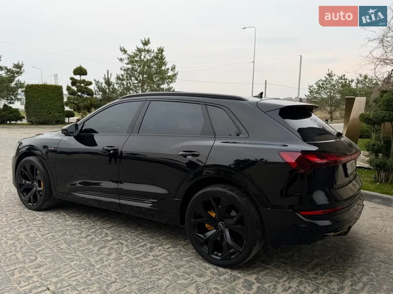 Audi e-tron 2019 VIN WA1LAAGE5KB014477 фото оголошення 16 з 81