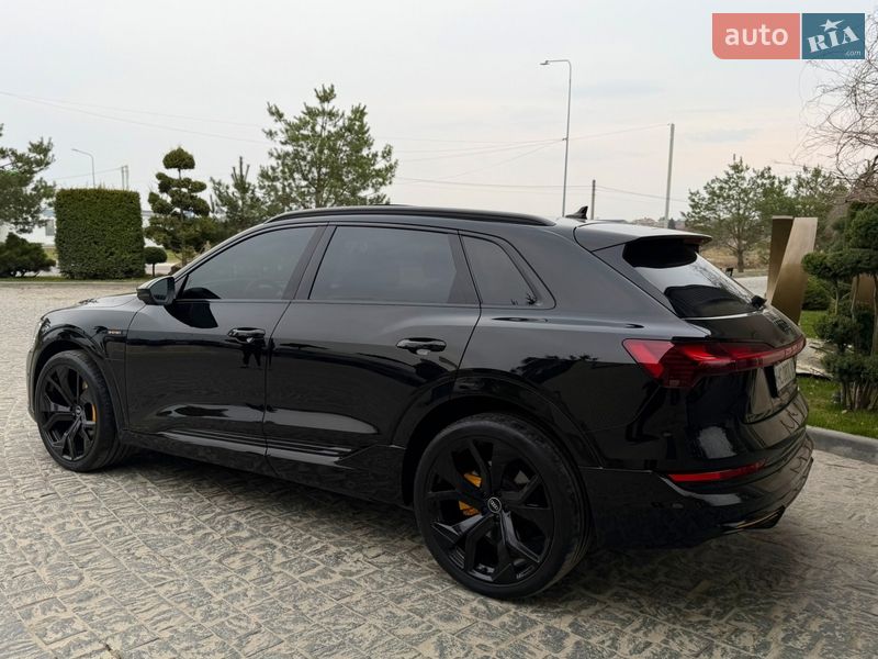 Позашляховик / Кросовер Audi e-tron 2019 в Львові