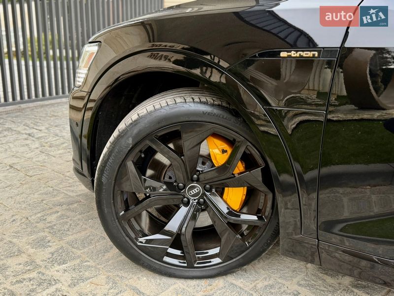 Позашляховик / Кросовер Audi e-tron 2019 в Львові