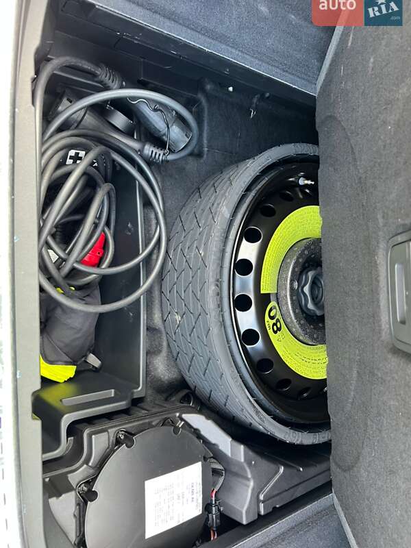 Внедорожник / Кроссовер Audi e-tron 2020 в Киеве фото 13 Внедорожник / Кроссовер Audi e-tron 2020 в Киеве