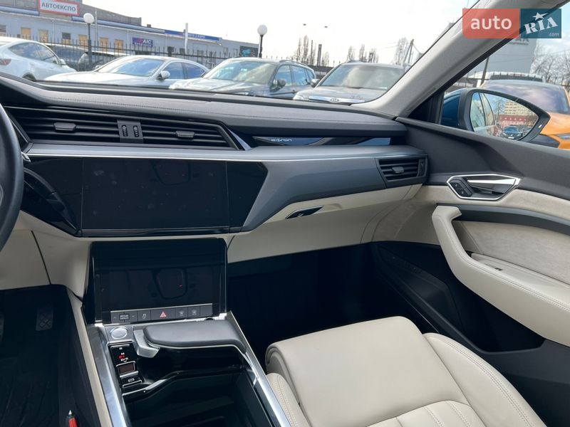 Внедорожник / Кроссовер Audi e-tron 2020 в Киеве фото 18 Внедорожник / Кроссовер Audi e-tron 2020 в Киеве