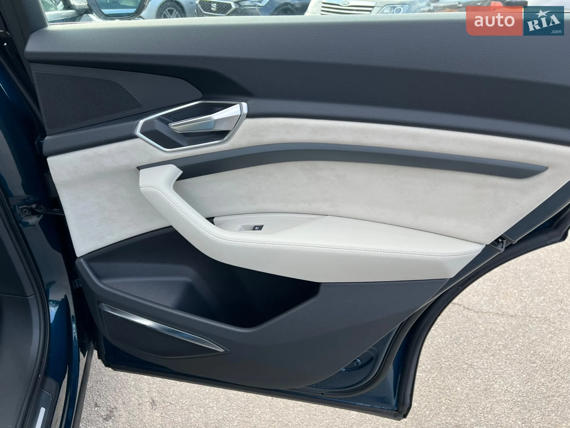 2020 Audi e-tron - мініатюра 32